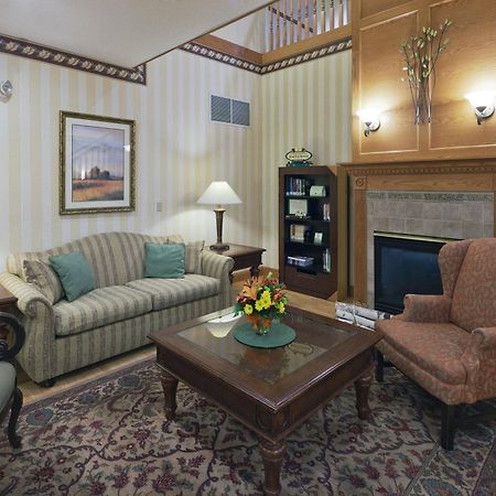 Country Inn & Suites By Radisson, Прейри дю Чиен Екстериор снимка