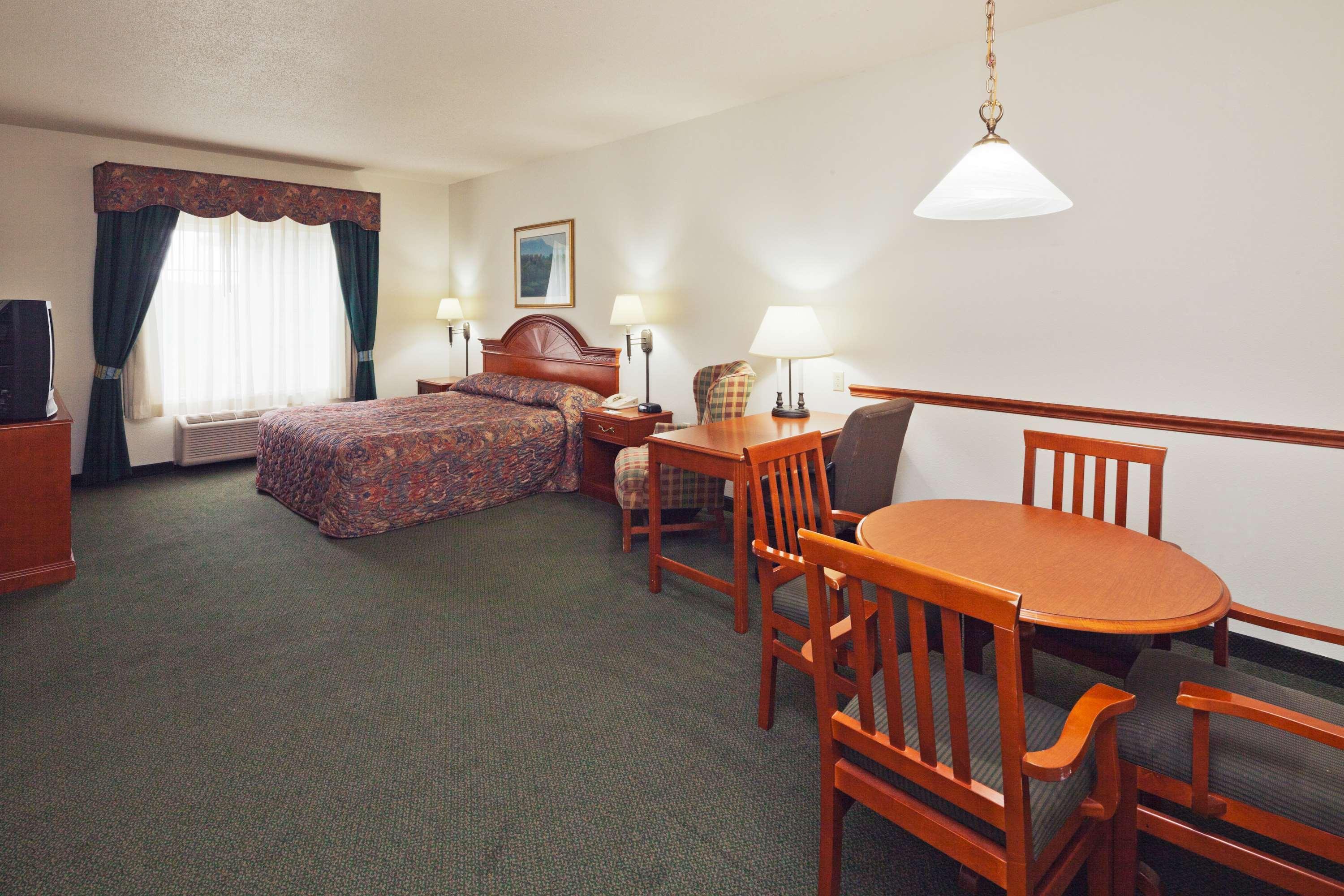 Country Inn & Suites By Radisson, Прейри дю Чиен Екстериор снимка