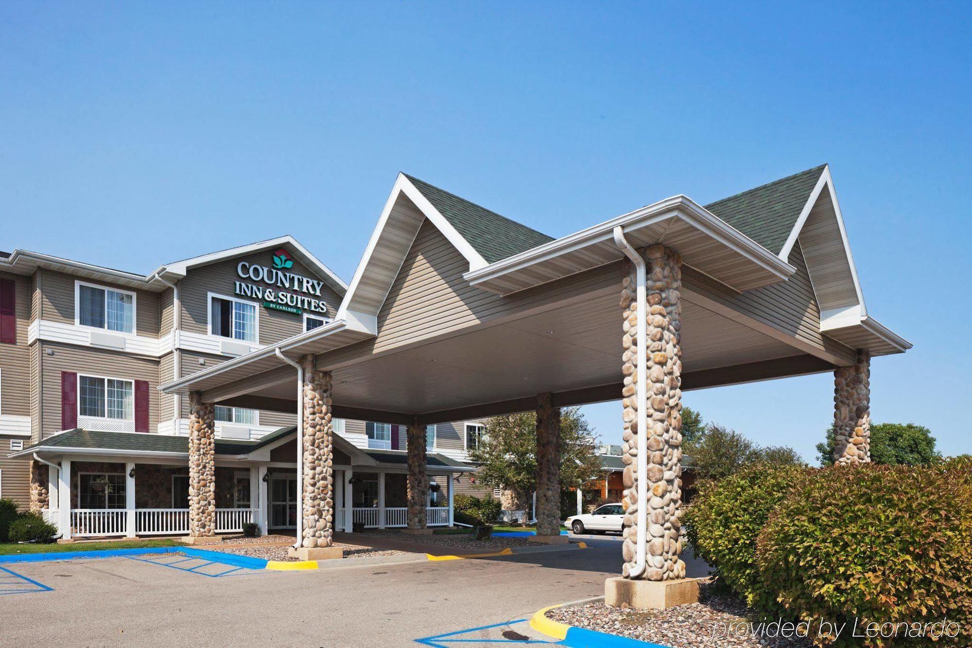 Country Inn & Suites By Radisson, Прейри дю Чиен Екстериор снимка