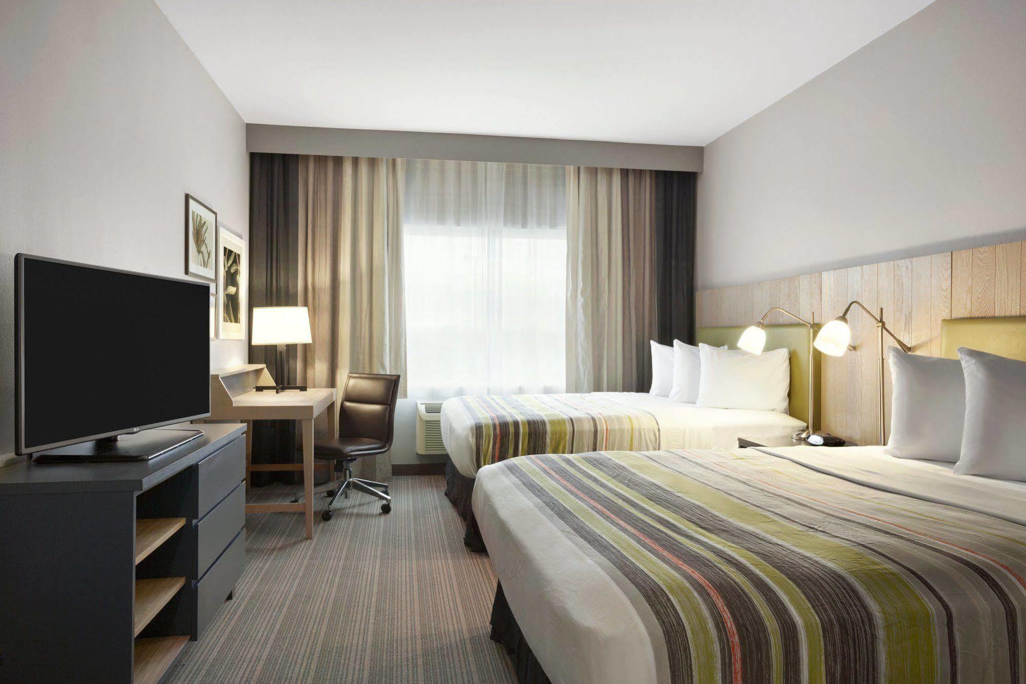Country Inn & Suites By Radisson, Прейри дю Чиен Екстериор снимка